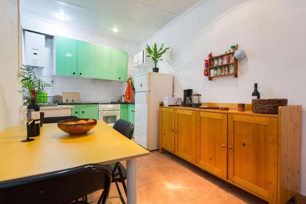 Habitacion En Piso Compartido Barcelona Luaran gambar