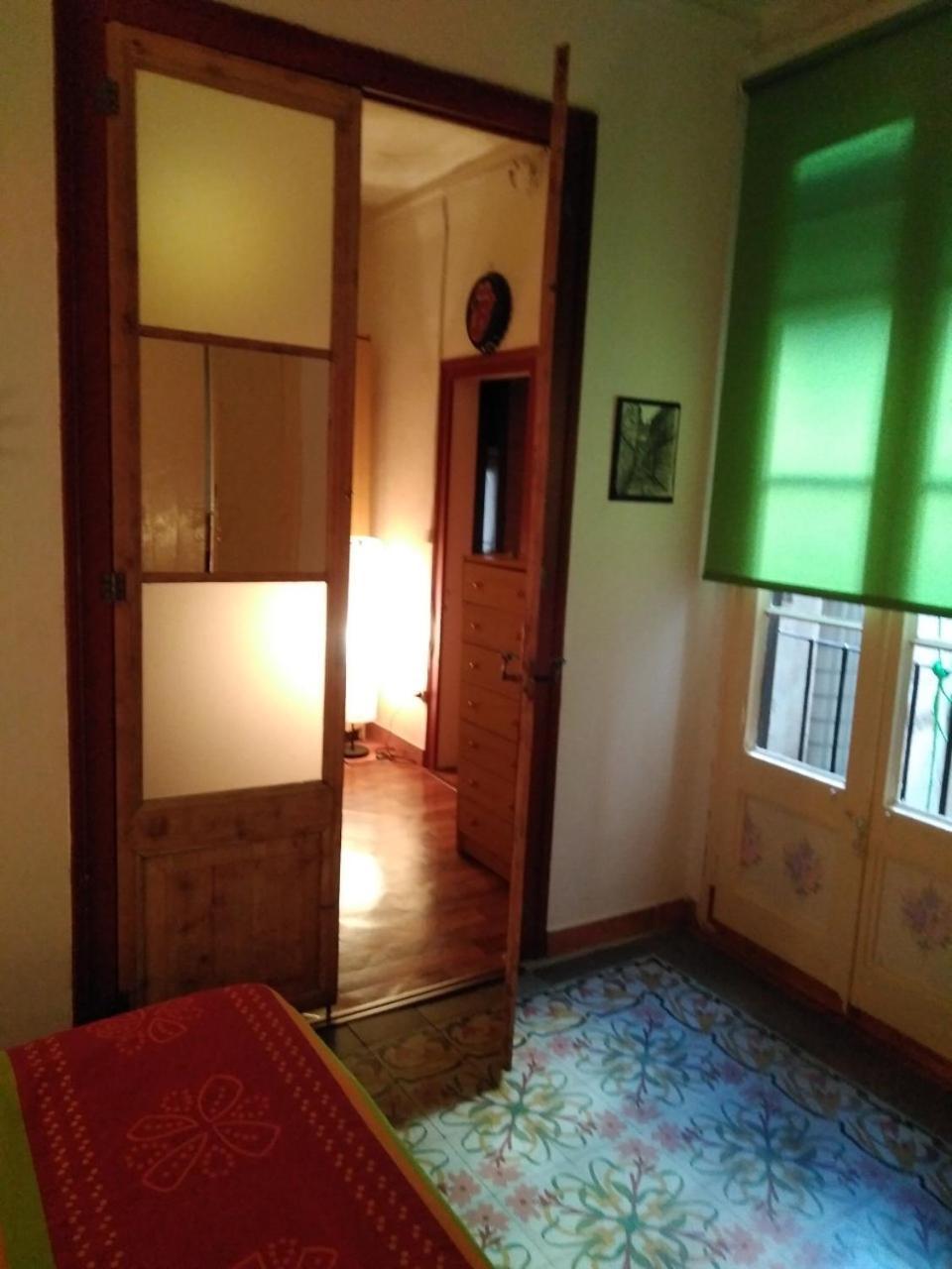 Habitacion En Piso Compartido Barcelona Luaran gambar